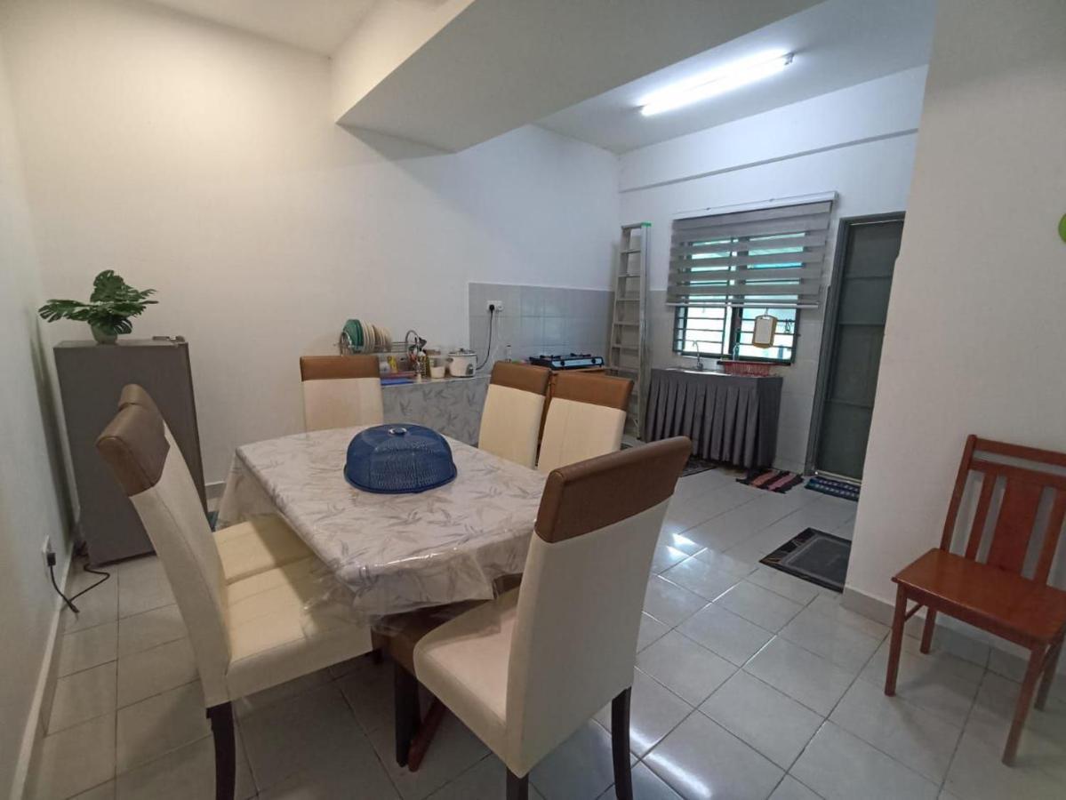 Aisya Homestay Bajet Karak Setia Luaran gambar